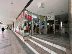 North Bridge Centre (D7), Retail #456617011